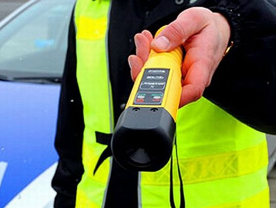 35-latek kierował oplem po alkoholu z dwoma sądowymi zakazami