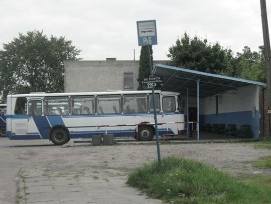 Całkowity 'rozkład' dworca PKS. Włodarze miasta nie jeżdżą autobusami?