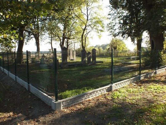 Cmentarz w Szaleńcu odnowiony i otwarty dla turystów
