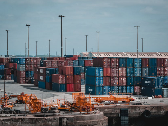 Czym różni się procedura uszlachetniania biernego od czynnego?