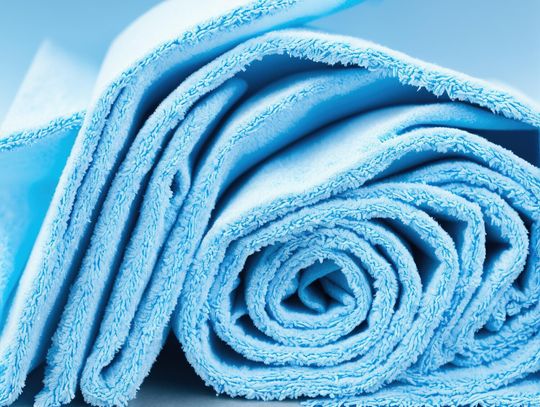 Czyściwa włókninowe od producenta: Profesjonalne rozwiązania dla przemysłu i domu