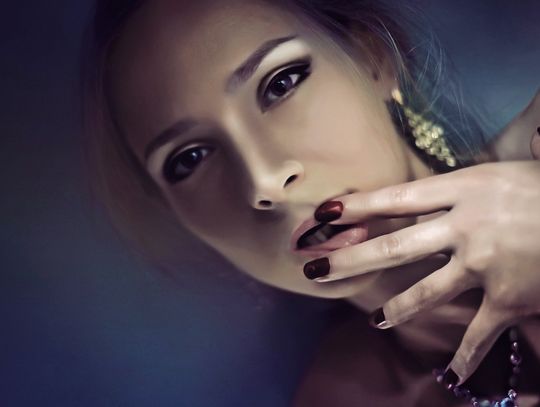 Hybrydy – co wyróżnia tą popularną formę stylizacji paznokci?