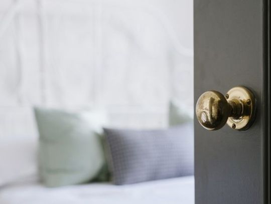 Inteligentne drzwi antywłamaniowe – bezpieczeństwo Twojego domu!