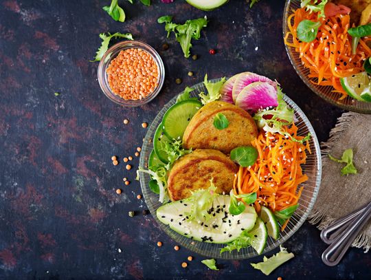 Jak wybrać catering? Oto najistotniejsze czynniki!