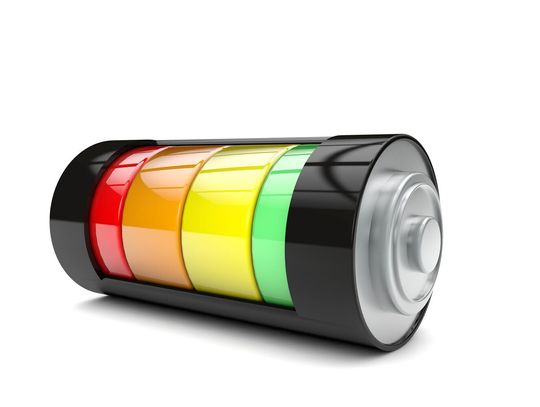 Jak wybrać optymalną baterię stacjonarną? Kluczowe kryteria doboru