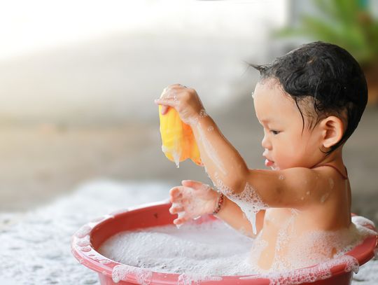 Jak zmierzyć temperaturę wody dla niemowlaka?