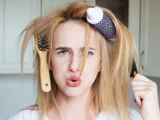 Kilka sposobów na odbudowanie zniszczonych włosów.