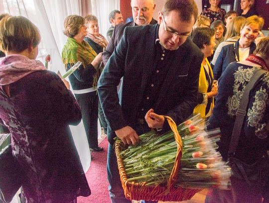 Konkurs. Podwójne zaproszenie do teatru - Dla kobiet w Dniu Kobiet