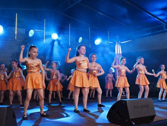 Majówkowy Piknik z Biało-Czerwoną – święto flagi mimo kaprysów pogody