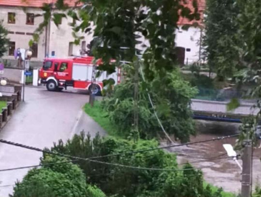 Malbork i powiat sztumski walczą z żywiołem. Ewakuacje, nieprzejezdne drogi, ponad sto interwencji