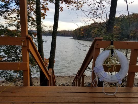 Mazury poza sezonem – dlaczego warto odwiedzić hotel jesienią i zimą?