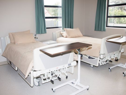 Meble do gabinetów medycznych – skąd powinniśmy je zamawiać?