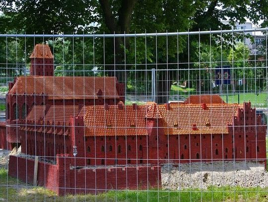 Na początek mały zamek krzyżacki, potem replika monet