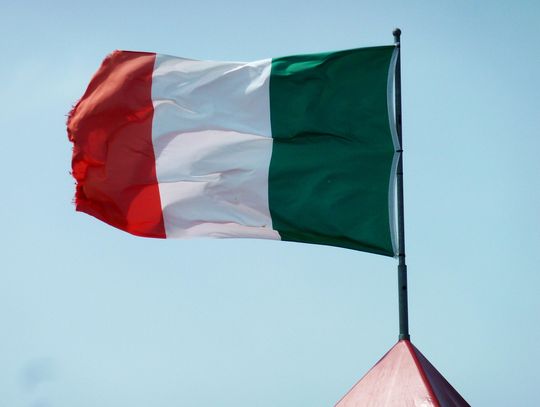 Najczęstsze uchybienia w eksponowaniu barw narodowych oraz zasady etykiety flagowej