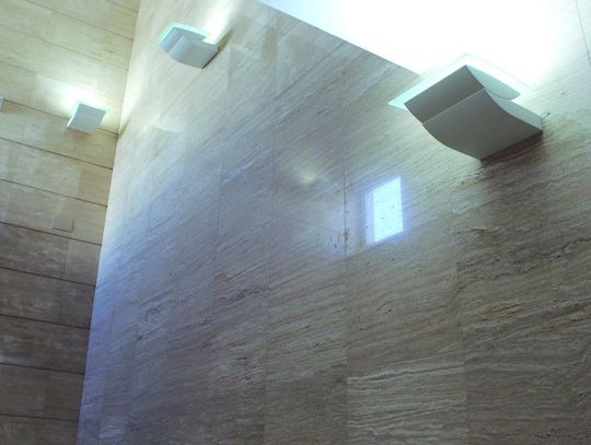 Plafon w łazience - nowoczesny design i funkcjonalność