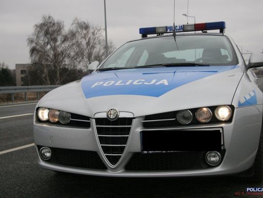 Policja zatrzymała 19-latkę kierującą BMW pod wpływem narkotyków i ich posiadanie środków 