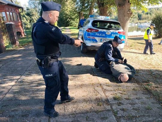 Policjanci ćwiczyli reagowanie na próbę wysadzenia śluzy z wziętym zakładnikiem!