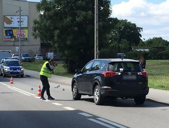 Potrącenie nietrzeźwego pieszego na Aleji Armii Krajowej