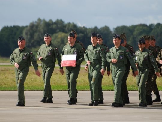 Powitanie Polskiego Kontyngentu Wojskowego z udziałem ministra Siemoniaka