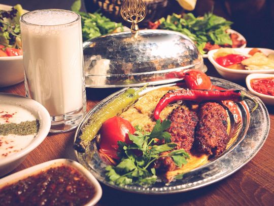 Prawdziwy turecki kebab i autentyczna kuchnia turecka: Smaki, które pokochasz