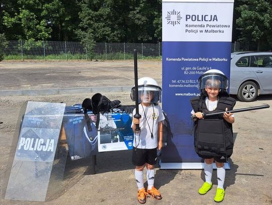 Promocja zawodu Policjanta na pikniku Pomezanii.