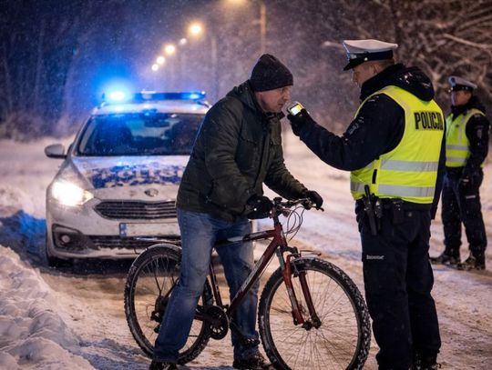Rowerzysta ukarany mandatem 2,5 tys. zł. Policja apeluje o rozsądek Rowerzysta ukarany mandatem 2,5 tys. zł. Policja apeluje o rozsądek