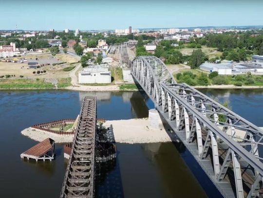 RYWALIZACJA ostatnich dwóch firm o odbudowę Mostu Tczewskiego