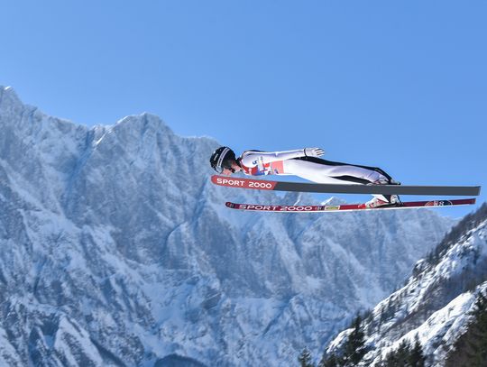 Śledź wyniki konkursów w skokach narciarskich na żywo!