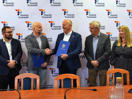 Starosta tczewski podpisał dziś umowę z firma AXIAL