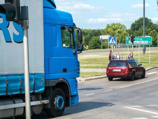 Światła na "krajówce" w nocy nie zgasną