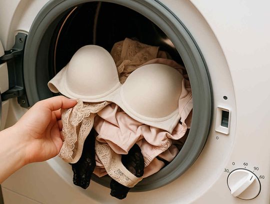 Światowy Dzień Noszenia Bielizny: Jak prawidłowo prać bieliznę, by pozbyć się bakterii?