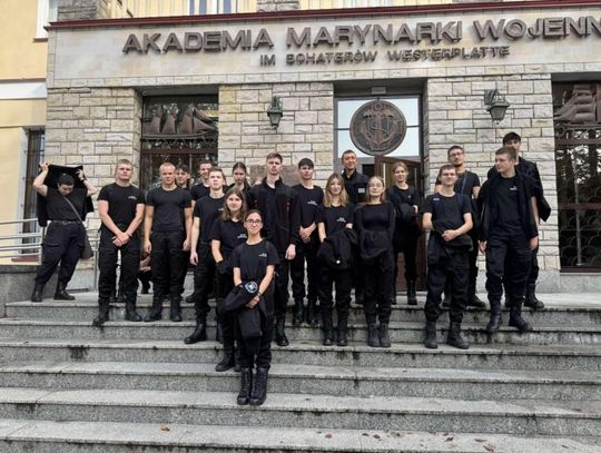 Uczniowie ZST w Malborku z certyfikatami i dodatkowymi punktami uprawniającymi wstęp do Akademii Marynarki Wojennej w Gdyni