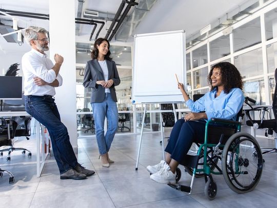 Ulga na PFRON: Jak firmy mogą zyskać zatrudniając osoby z niepełnosprawnościami?