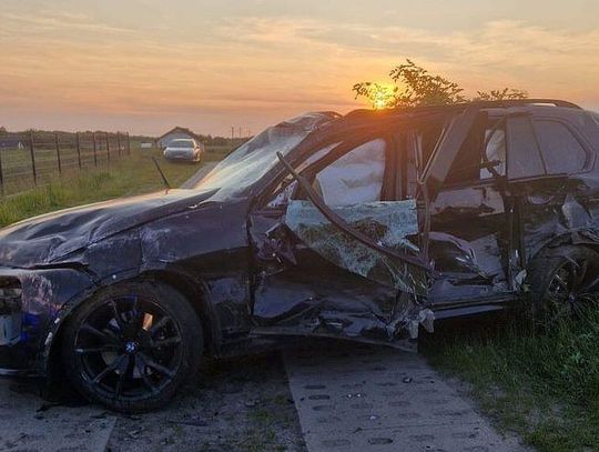 Wstępne ustalenia mówią o nieustąpieniu pierwszeństwa. Kierowca BMW ranny trafił do szpitala
