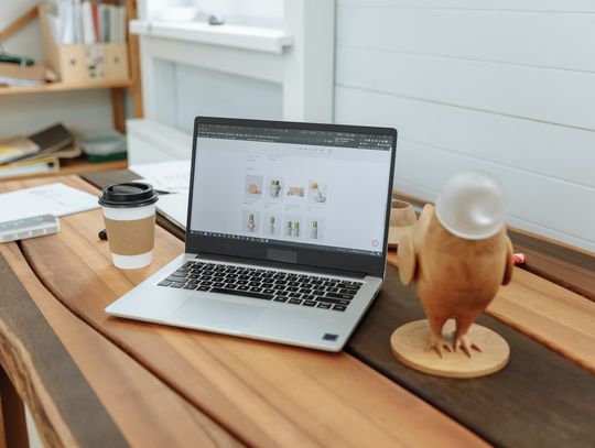 Wyróżnij się w tłumie: Pozycjonowanie sklepu internetowego tworzy gwiazdy e-commerce