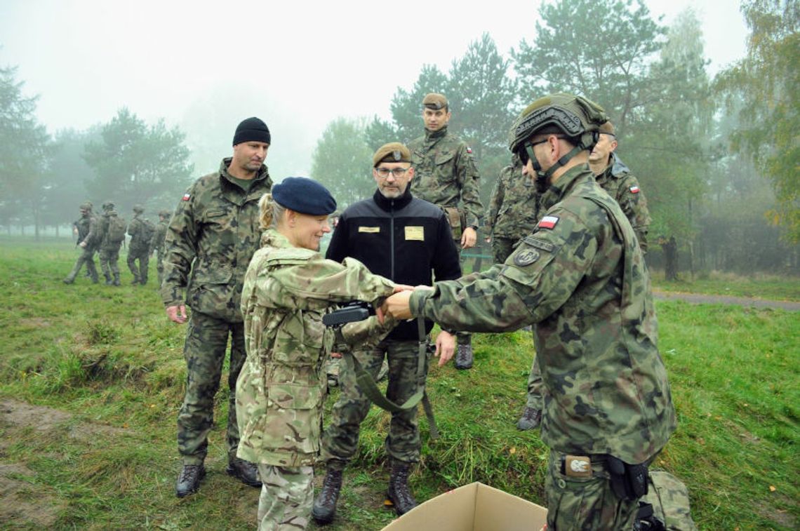 Brytyjska generał z wizytą u pomorskich terytorialsów