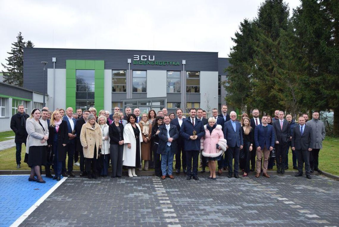 [GALERIA ZDJĘĆ] Laboratoria, maszyny i sale egzaminacyjne — szkoła w Swarożynie wkracza na wyższy poziom