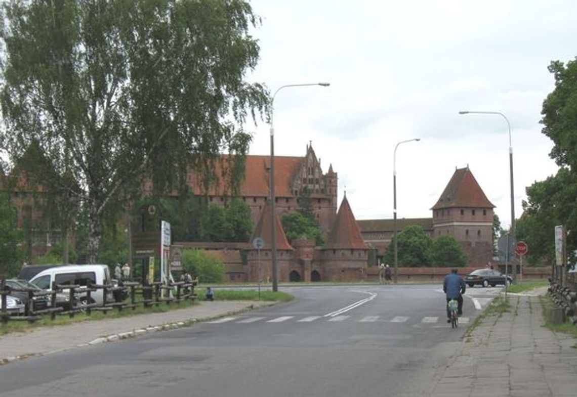 Hotel z widokiem na zamek - na papierze