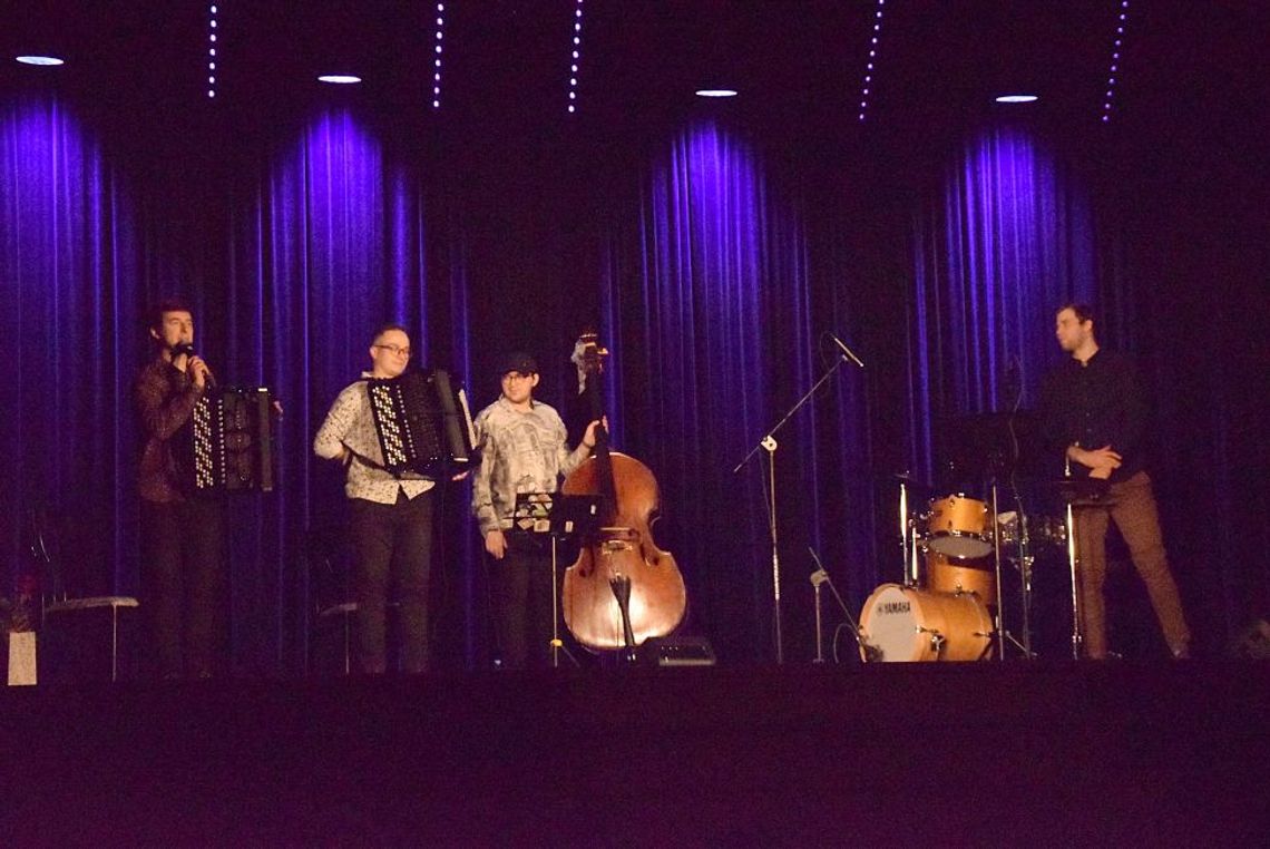 Jazzowe aranżację z akordeonistami