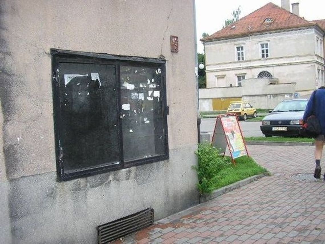 “Kapitol” straszy przechodniów “Kapitol” straszy przechodniów