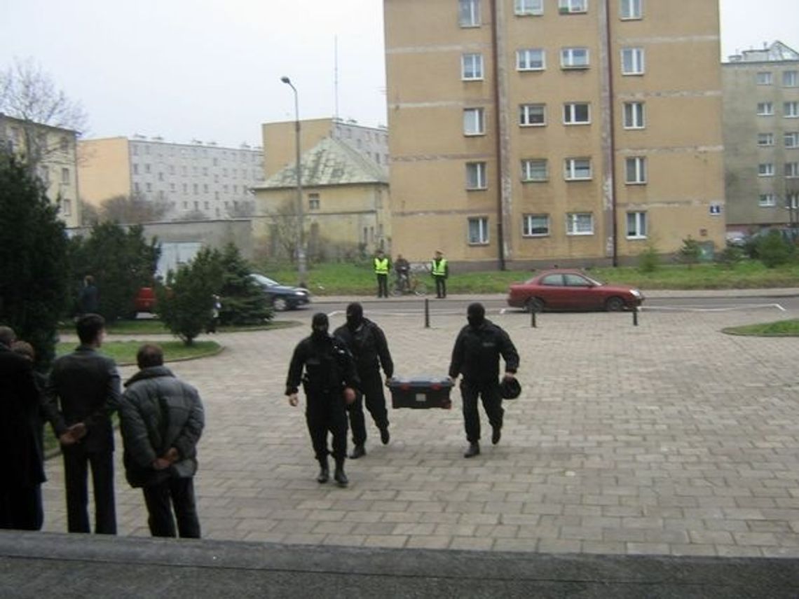 Ktoś podłożył ładunek wybuchowy w szkole