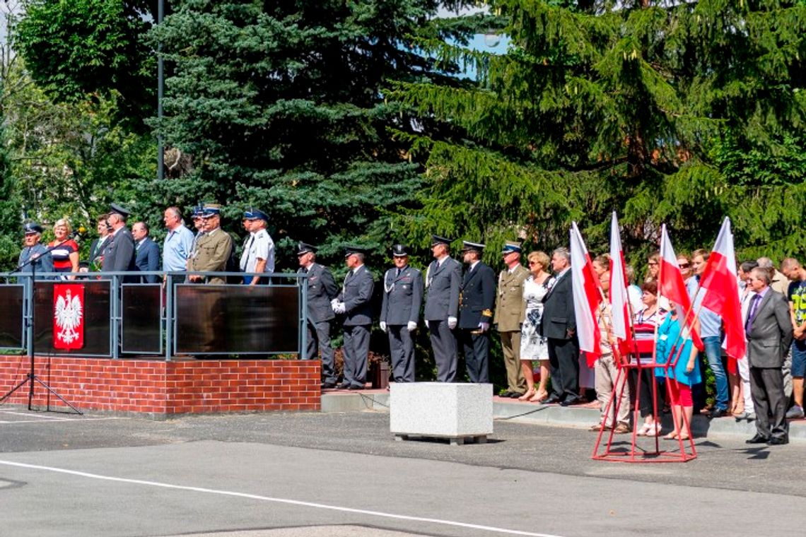 Malborscy lotnicy uczcili Święto Wojska Polskiego uroczystą zbiórką