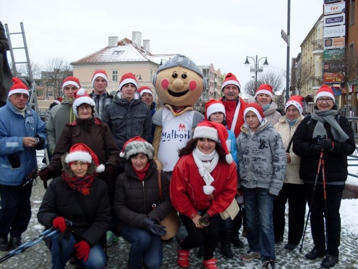 Mikołaje pieszo i na rowerach