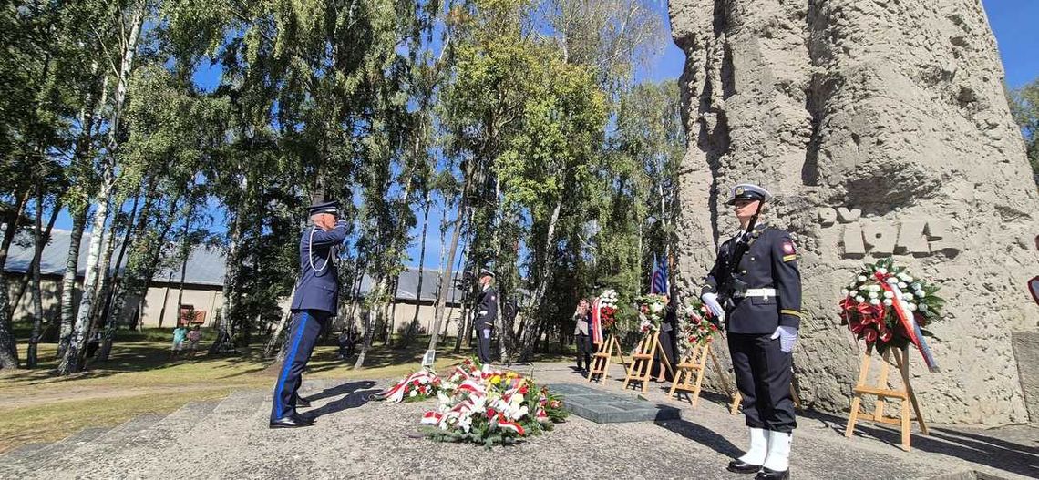 Pamięć o zbrodniach niemieckich. Uroczystości na ternie dawnego niemieckiego obozu koncentracyjnego KL Stutthof