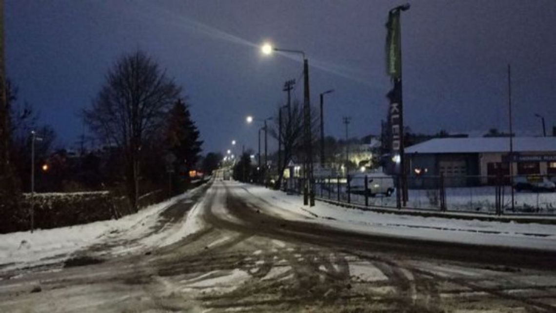 Pierwszy śnieg za nami. Uważajmy. Śliska nawierzchnia i brak ostrożności może być przyczyną tragedii!