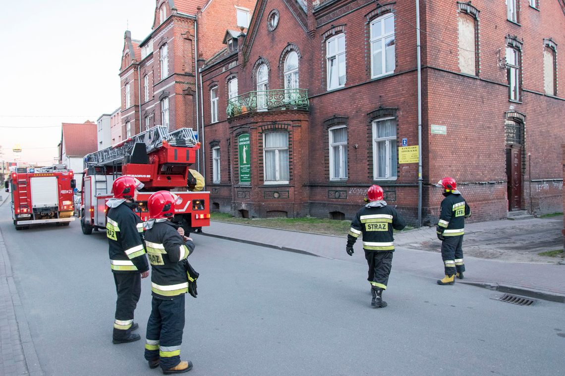 Płoną trawy i sadze w kominach