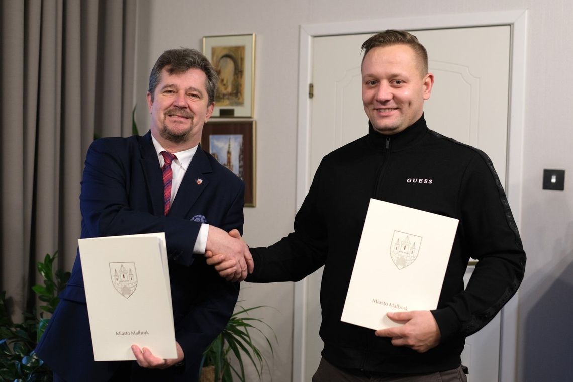 Podpisano umowę na dalszą modernizację Orlika przy Kwiatkowskiego Podpisano umowę na dalszą modernizację Orlika przy Kwiatkowskiego