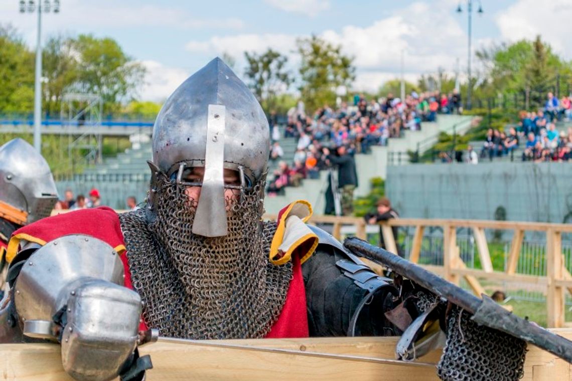 Polacy w rycerskich zbrojach zdecydowanie rozgromili przeciwników