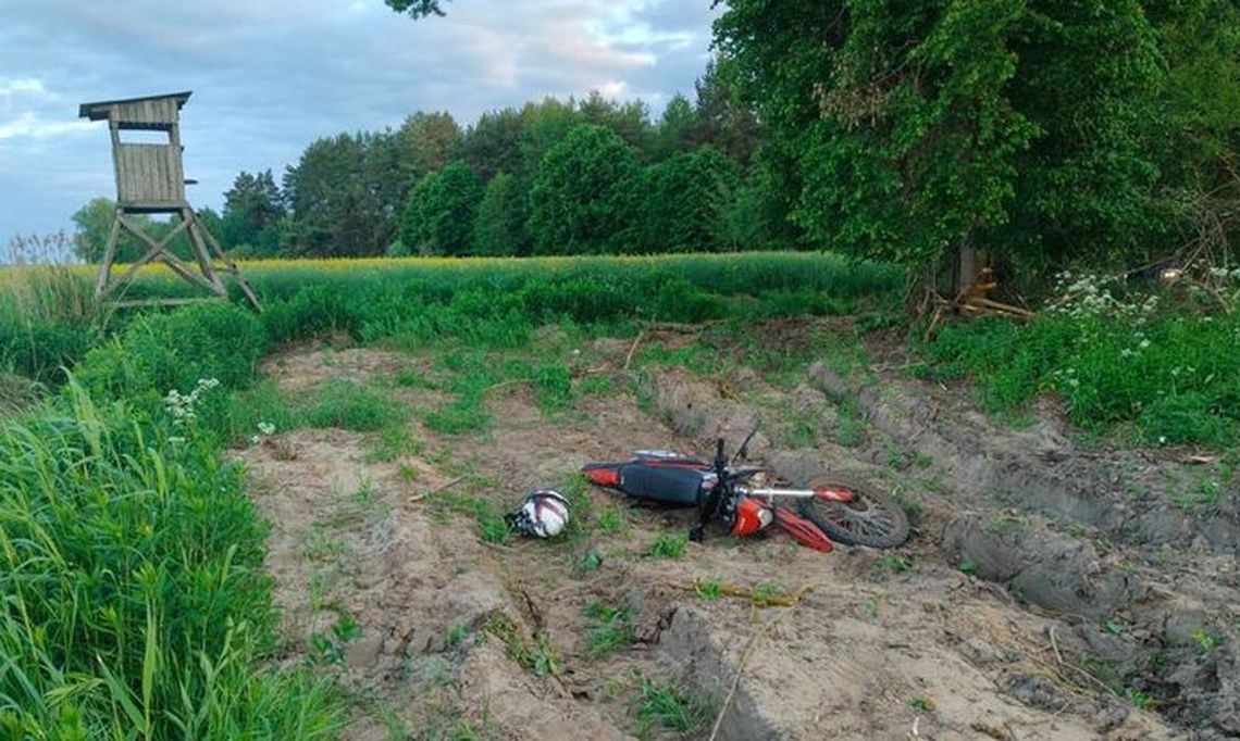 Policyjny pościg za 16-latkiem kierującym motocyklem typu cross Policyjny pościg za 16-latkiem kierującym motocyklem typu cross