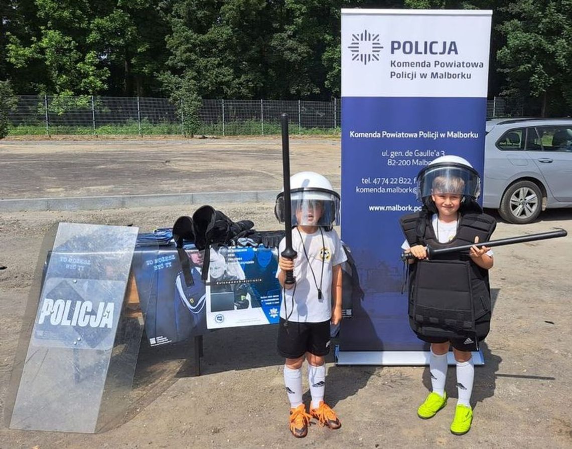 Promocja zawodu Policjanta na pikniku Pomezanii.